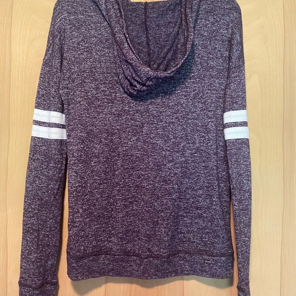 Juniors XS SO hooded long sleeve - Picture 2 of 3